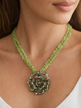 Premier Designs Green Beaded Necklace with Flower Pendant | Brooch